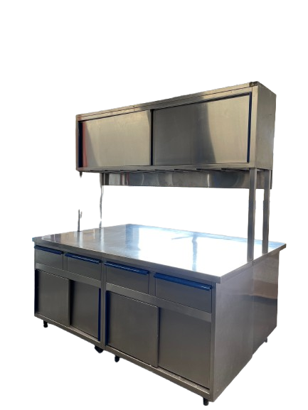 Table centrale avec placard suspendue